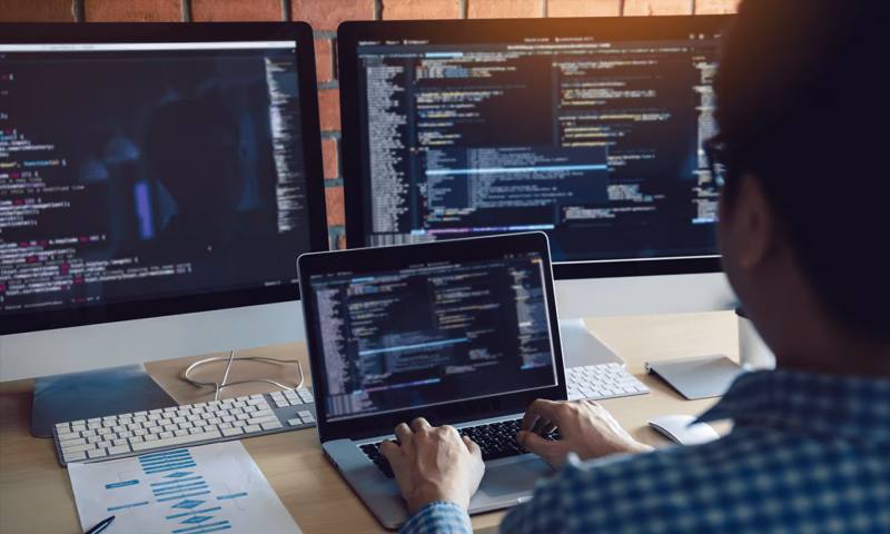 数据科学选型：R与Python如何赋能得荣县网站建设？